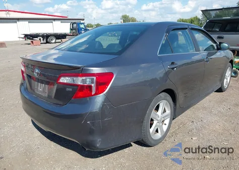 2014 Toyota Camry Se z USA, uszkodzony, nr VIN 4T1BF1FK1EU459152